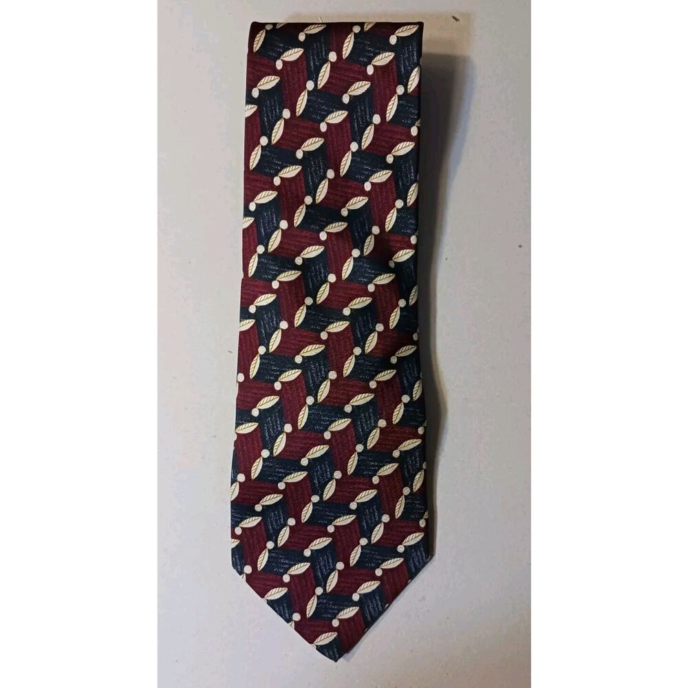 Roundtree & Yorke 100% Silk Tie Red Black Pattern Necktie Made in USA 58x4